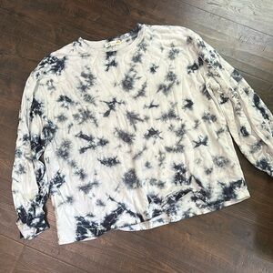 Women’s boxy sweatshirt